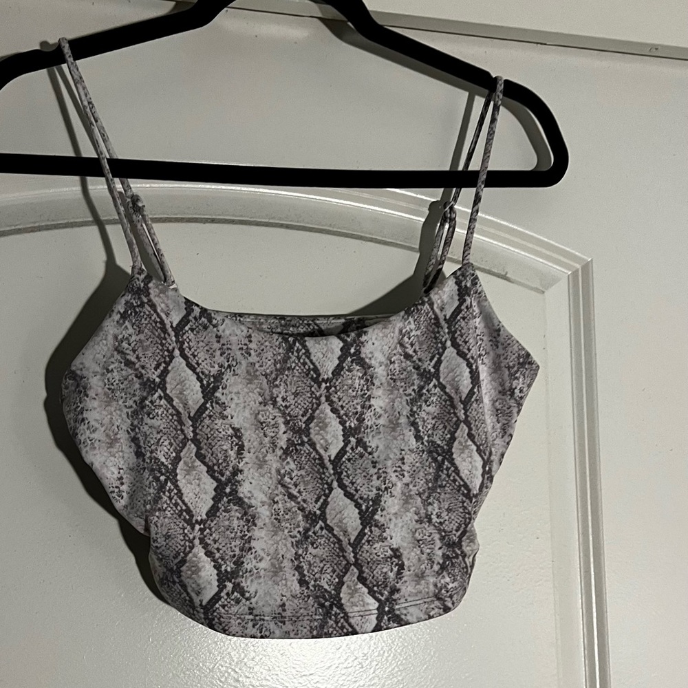 Crop top - Picture 2 of 5
